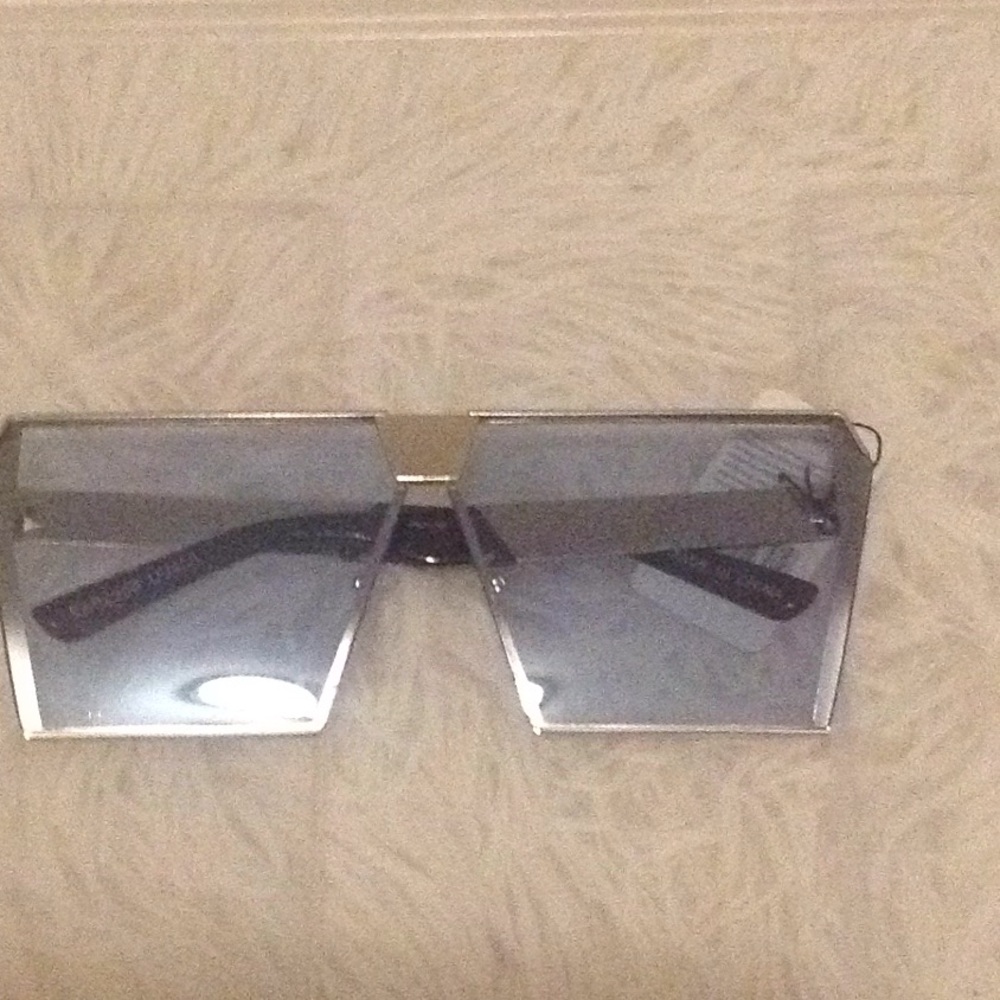 SpAce Shades
